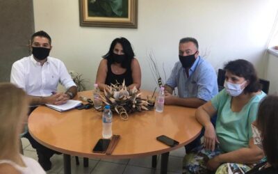 Ο Γ. Σαρακιώτης με σχολικές καθαρίστριες: «Η Κυβέρνηση “ανταμείβει” με ασέβεια και κοινωνική αναλγησία όσες βάζουν πλάτη στην πανδημία»