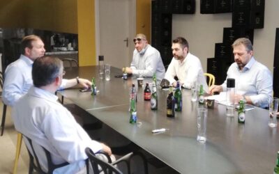 Στο εργοστάσιο της Ε.Ζ.Α. στην Αταλάντη οι Στ. Αραχωβίτης και Γ. Σαρακιώτης